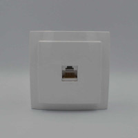 Розетка Nilson Themis белая компьютерная CAT5e RJ45 ( 26111044 )